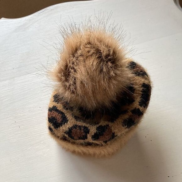 Marcus Adler Animal Print Beanie - Picture 8 of 9